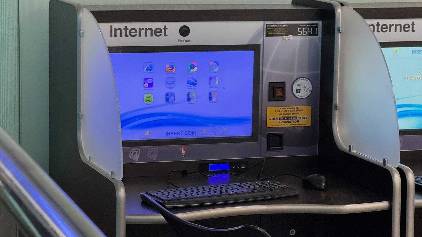 A computer screen displays a website icon, app icons, and the number 5641.