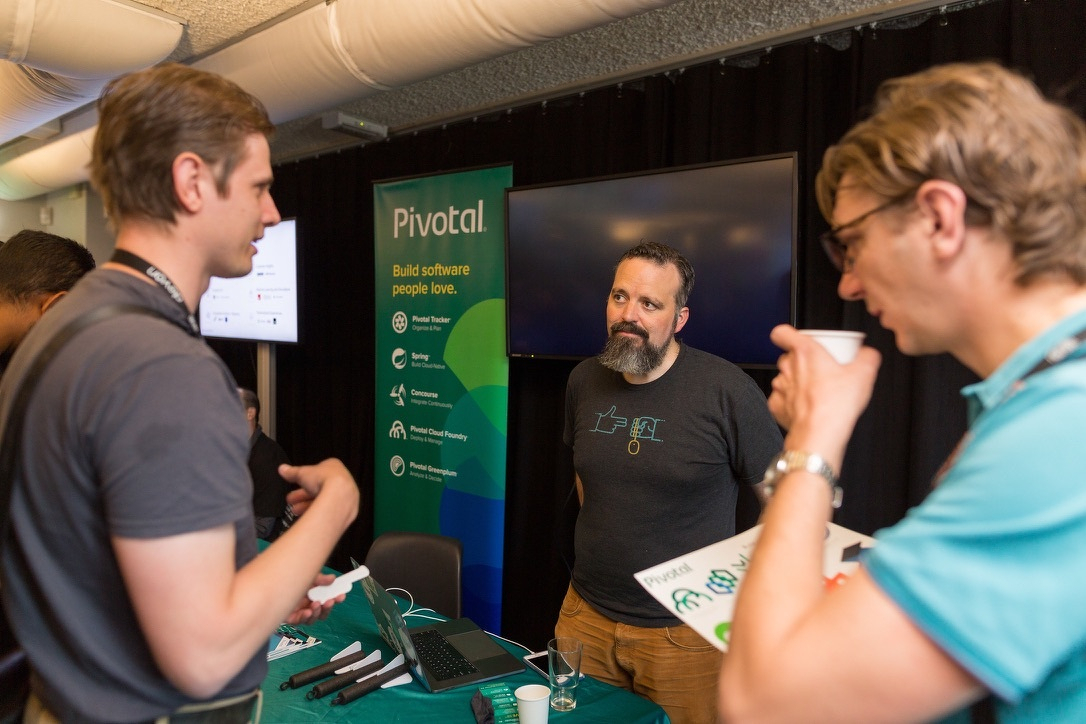 How to do a vendor pitch at a tech conference, working the booth, at HallwayCon, etc.